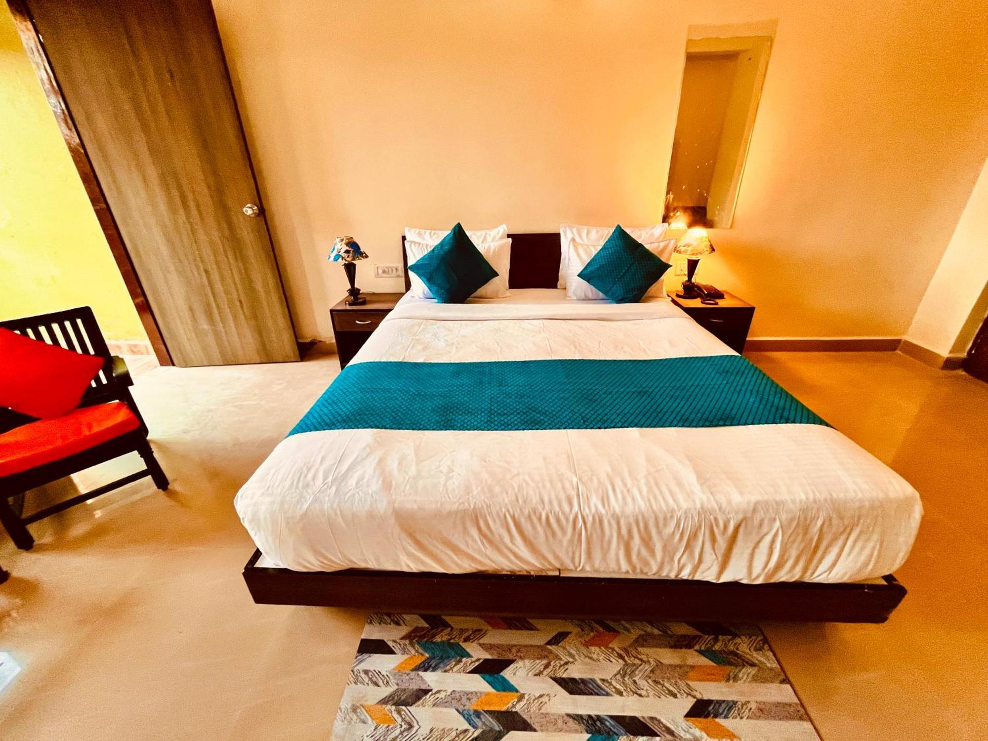 Summer Beach Resort, Goa - #Near Baga Beach #Swimming Pool #Garden #Bar #Lift #Premium Rooms #Property Of The Year #70565-84665 Calangute Exterior foto