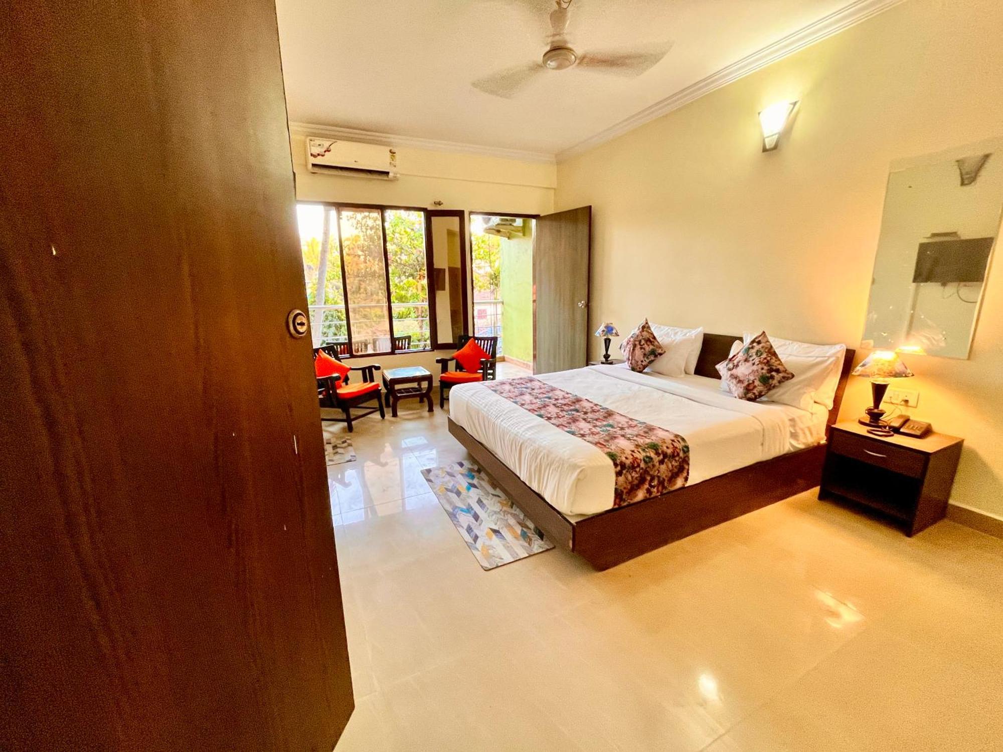 Summer Beach Resort, Goa - #Near Baga Beach #Swimming Pool #Garden #Bar #Lift #Premium Rooms #Property Of The Year #70565-84665 Calangute Exterior foto