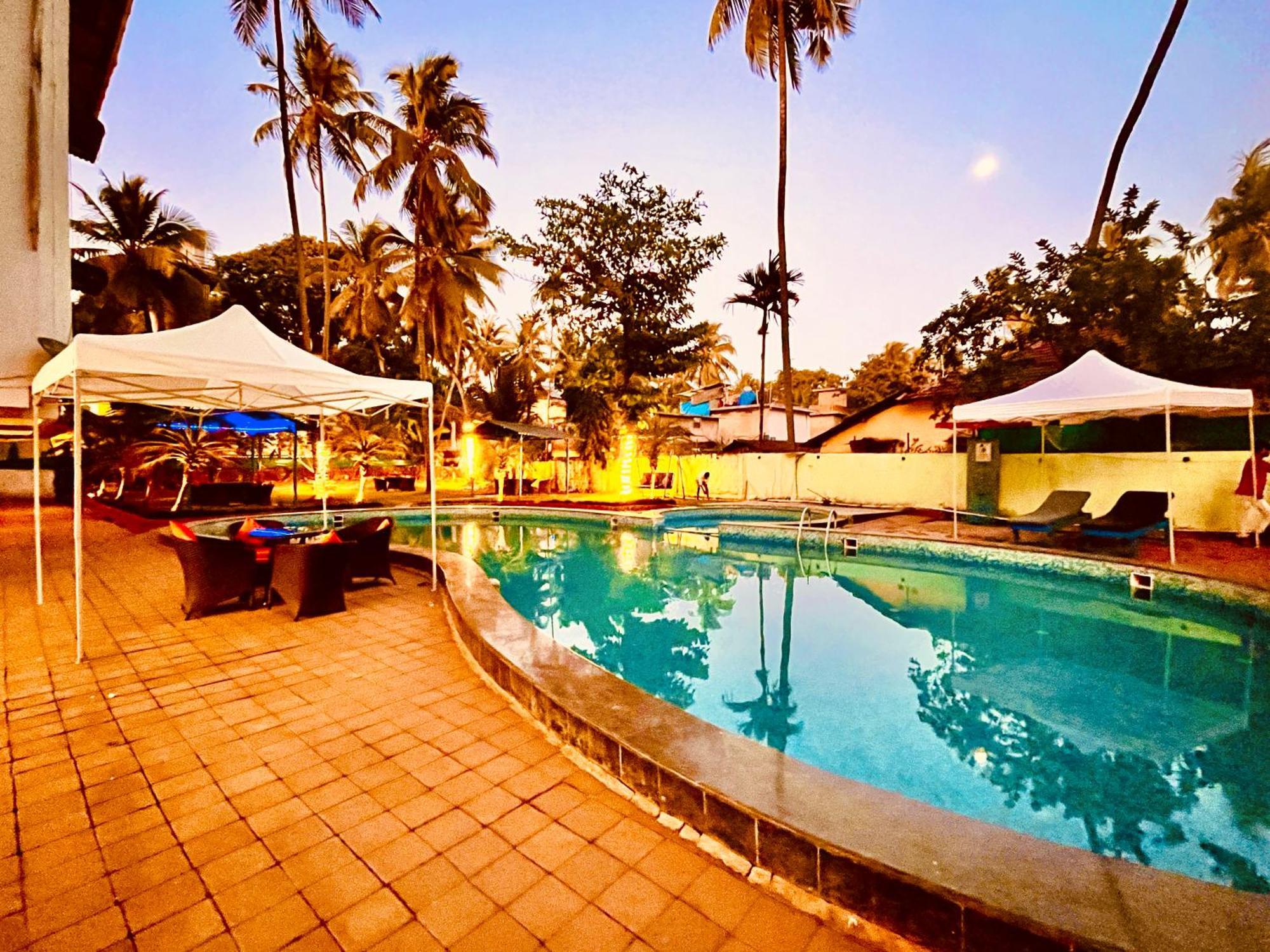 Summer Beach Resort, Goa - #Near Baga Beach #Swimming Pool #Garden #Bar #Lift #Premium Rooms #Property Of The Year #70565-84665 Calangute Exterior foto