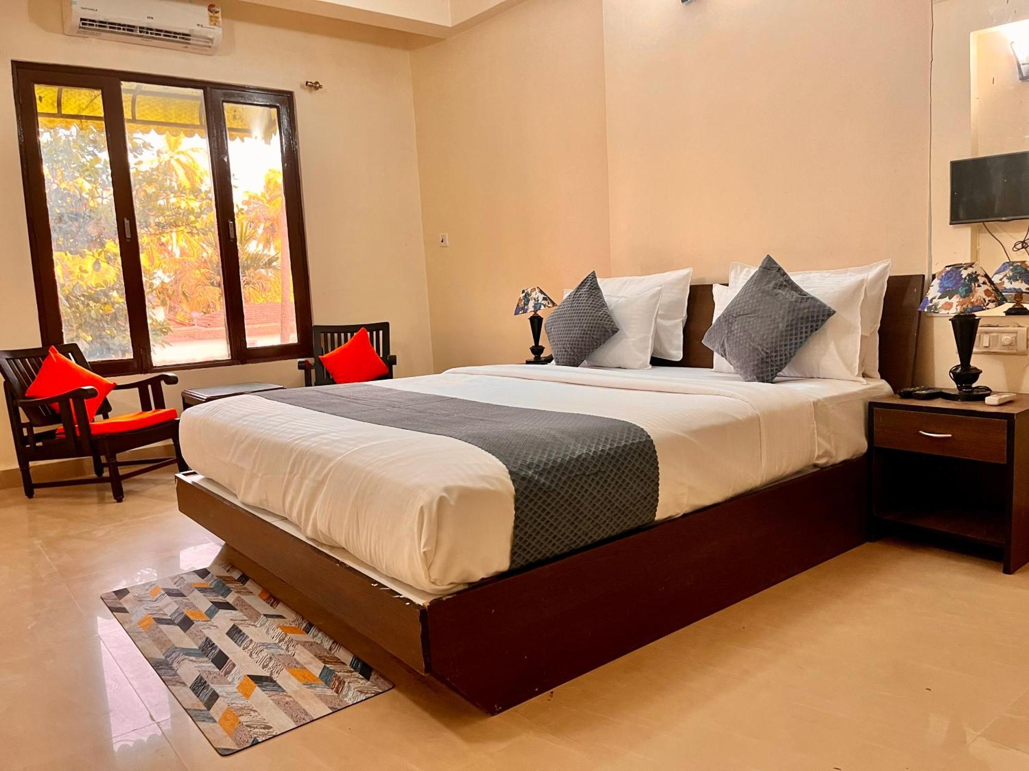 Summer Beach Resort, Goa - #Near Baga Beach #Swimming Pool #Garden #Bar #Lift #Premium Rooms #Property Of The Year #70565-84665 Calangute Exterior foto