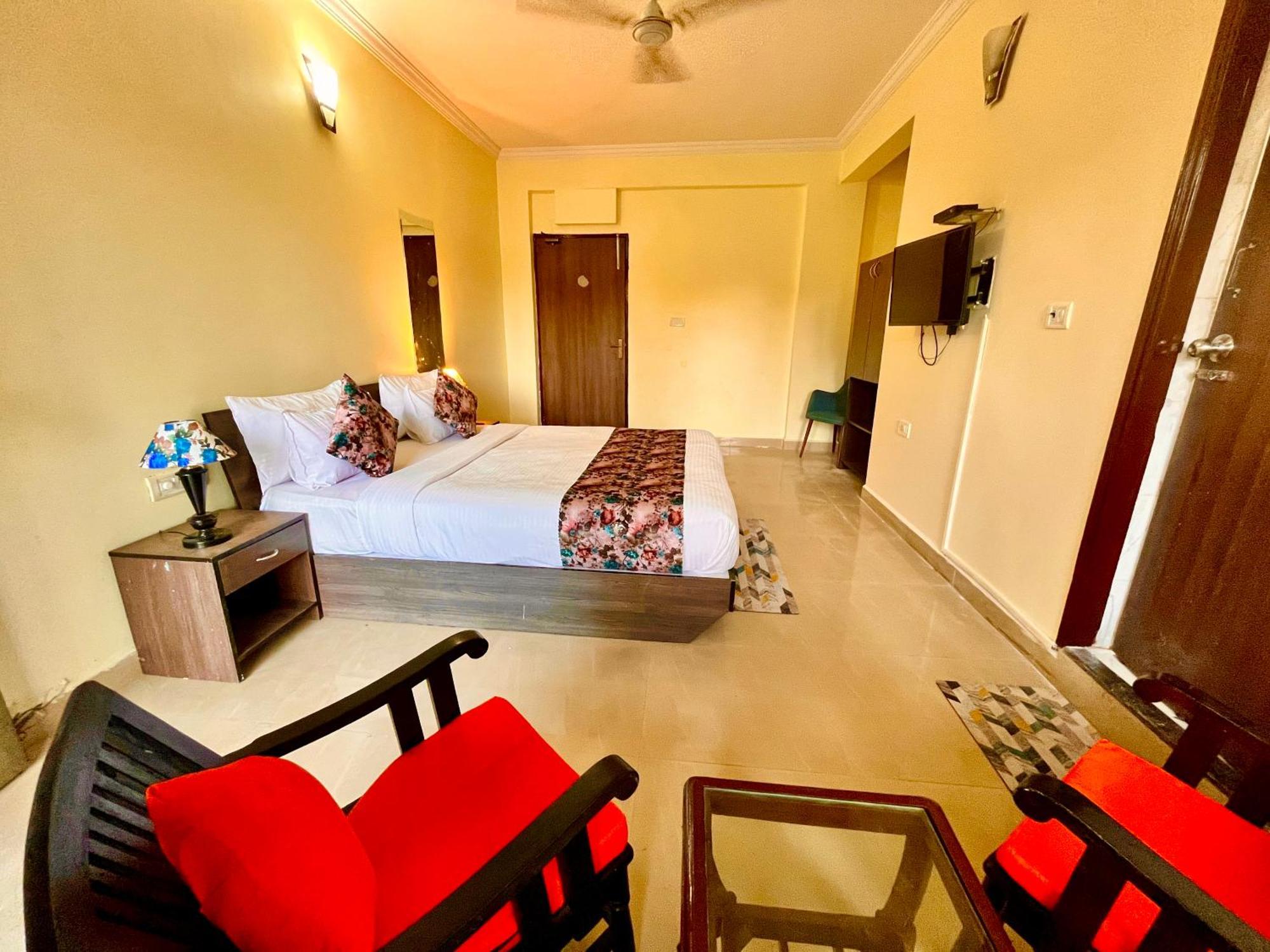 Summer Beach Resort, Goa - #Near Baga Beach #Swimming Pool #Garden #Bar #Lift #Premium Rooms #Property Of The Year #70565-84665 Calangute Exterior foto