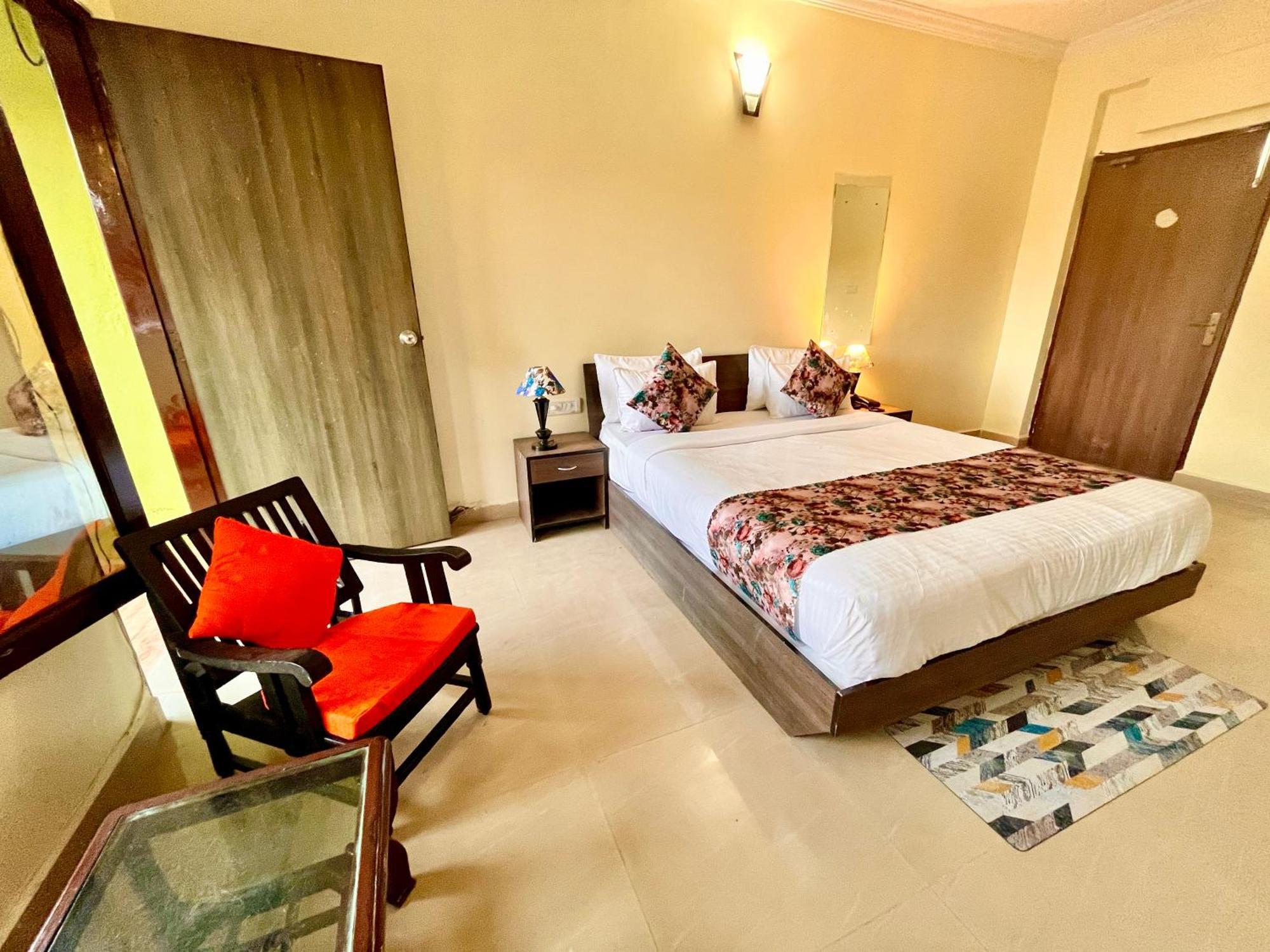 Summer Beach Resort, Goa - #Near Baga Beach #Swimming Pool #Garden #Bar #Lift #Premium Rooms #Property Of The Year #70565-84665 Calangute Exterior foto