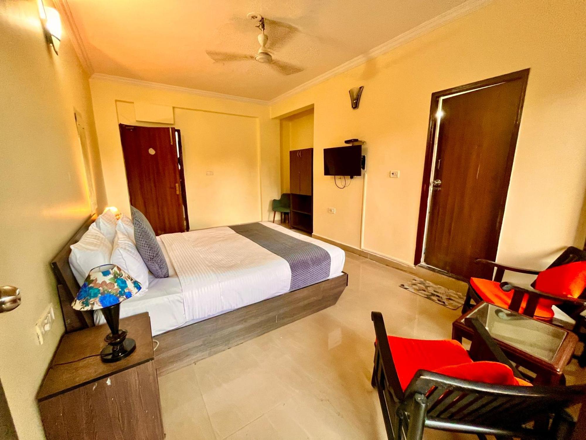 Summer Beach Resort, Goa - #Near Baga Beach #Swimming Pool #Garden #Bar #Lift #Premium Rooms #Property Of The Year #70565-84665 Calangute Exterior foto