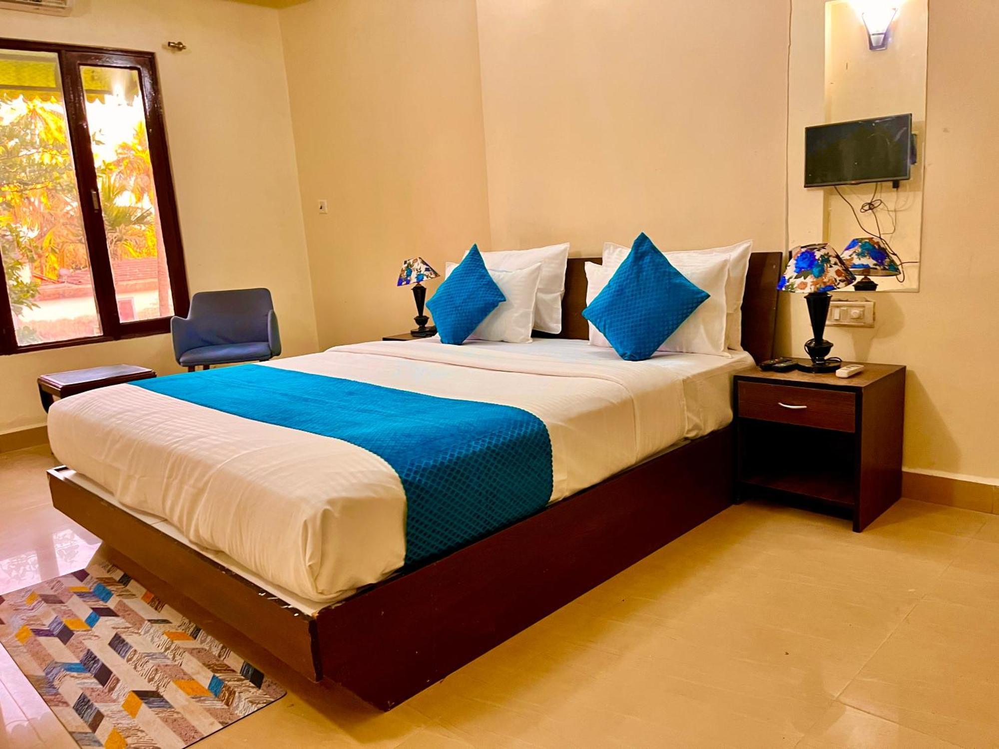 Summer Beach Resort, Goa - #Near Baga Beach #Swimming Pool #Garden #Bar #Lift #Premium Rooms #Property Of The Year #70565-84665 Calangute Exterior foto