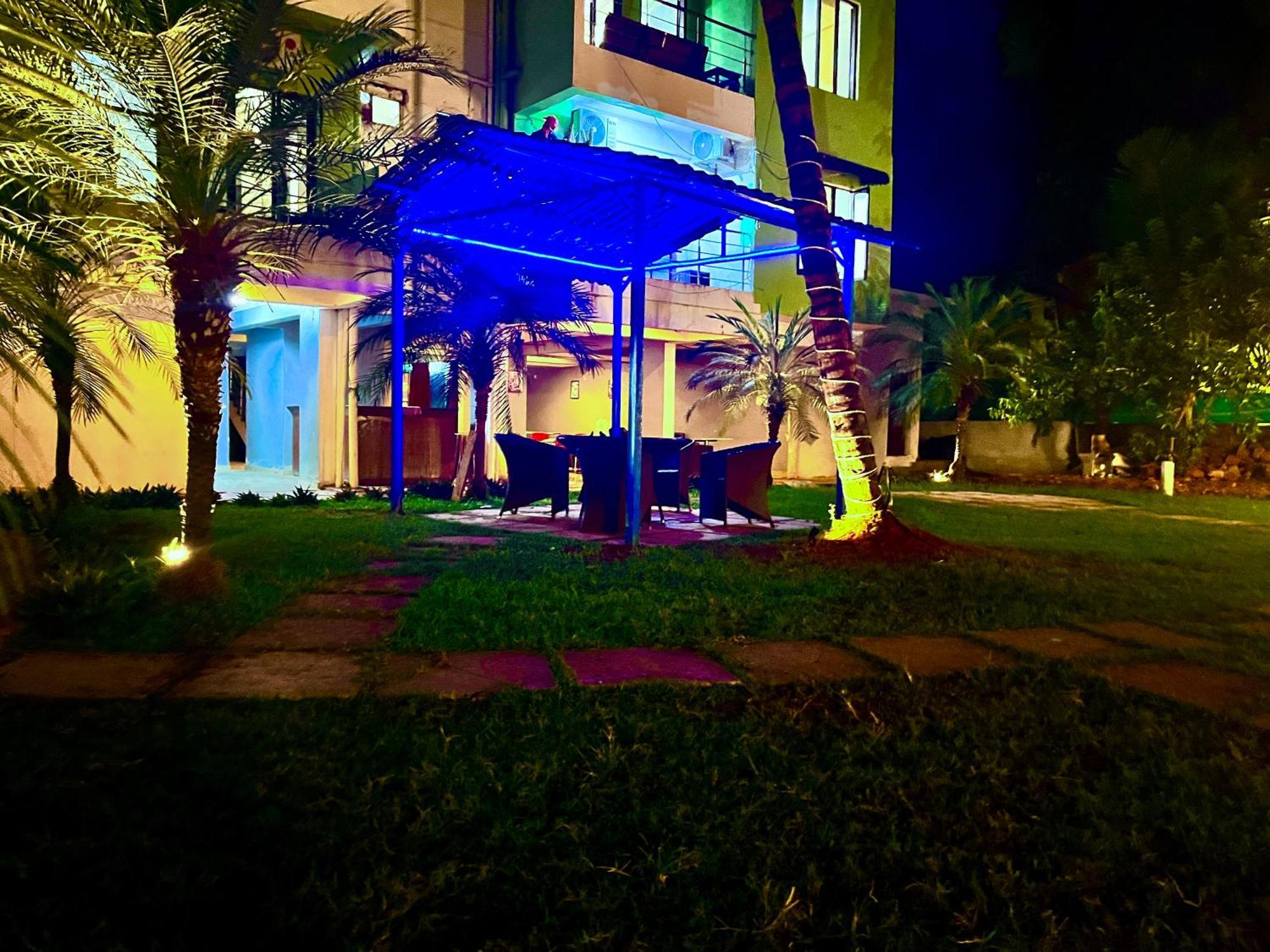 Summer Beach Resort, Goa - #Near Baga Beach #Swimming Pool #Garden #Bar #Lift #Premium Rooms #Property Of The Year #70565-84665 Calangute Exterior foto